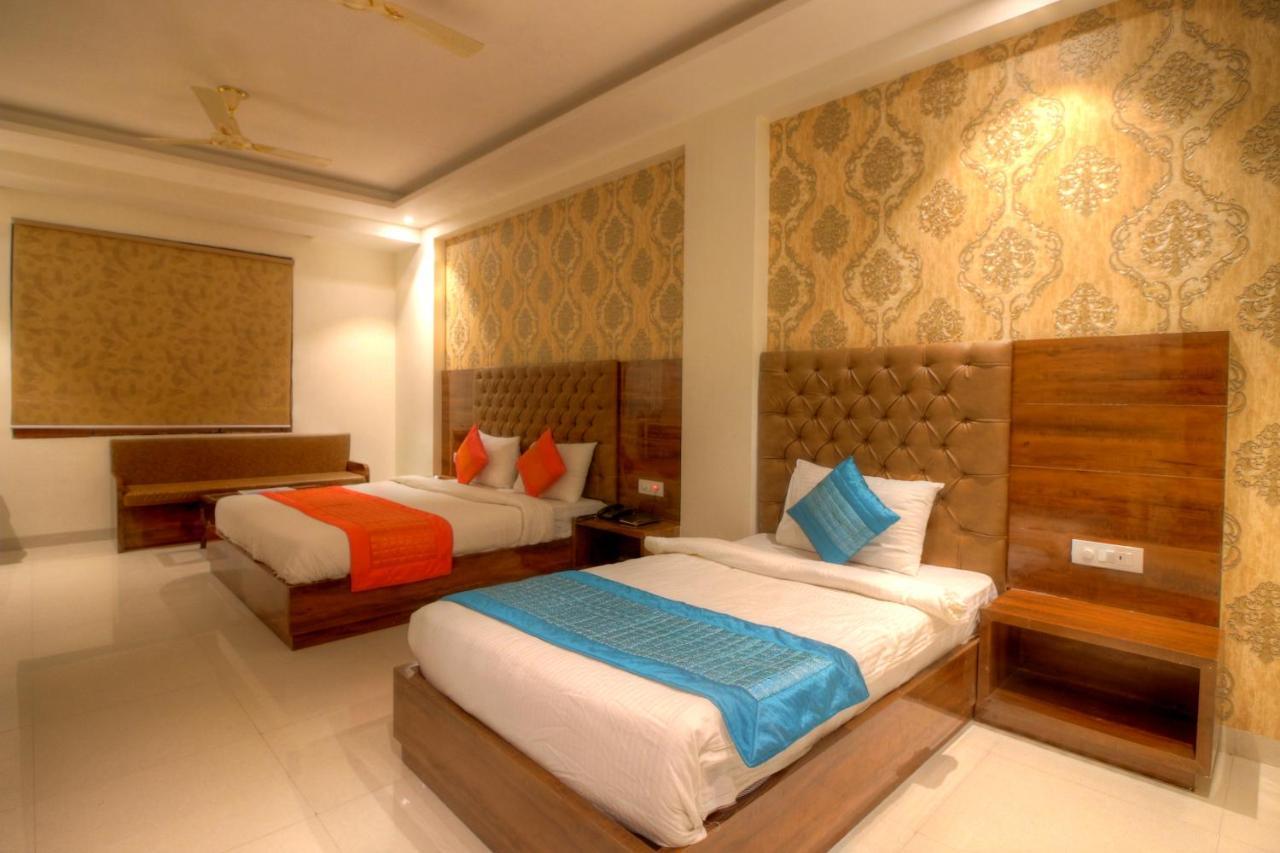 Hotel Classic Paradise New Delhi Exterior photo